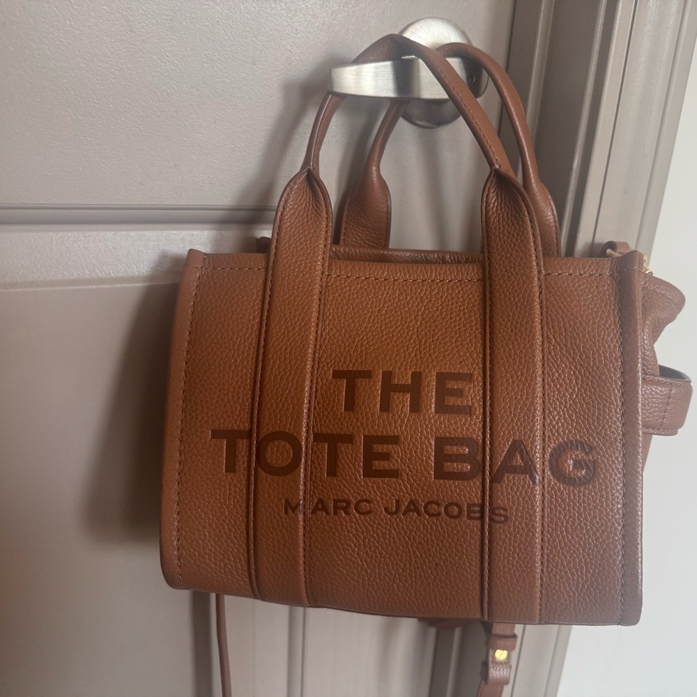Authentic Marc Jacobs Tan Leather Tote